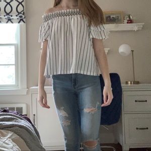 AMERICAN EAGLE OFF THE SHOULDER SHIRT